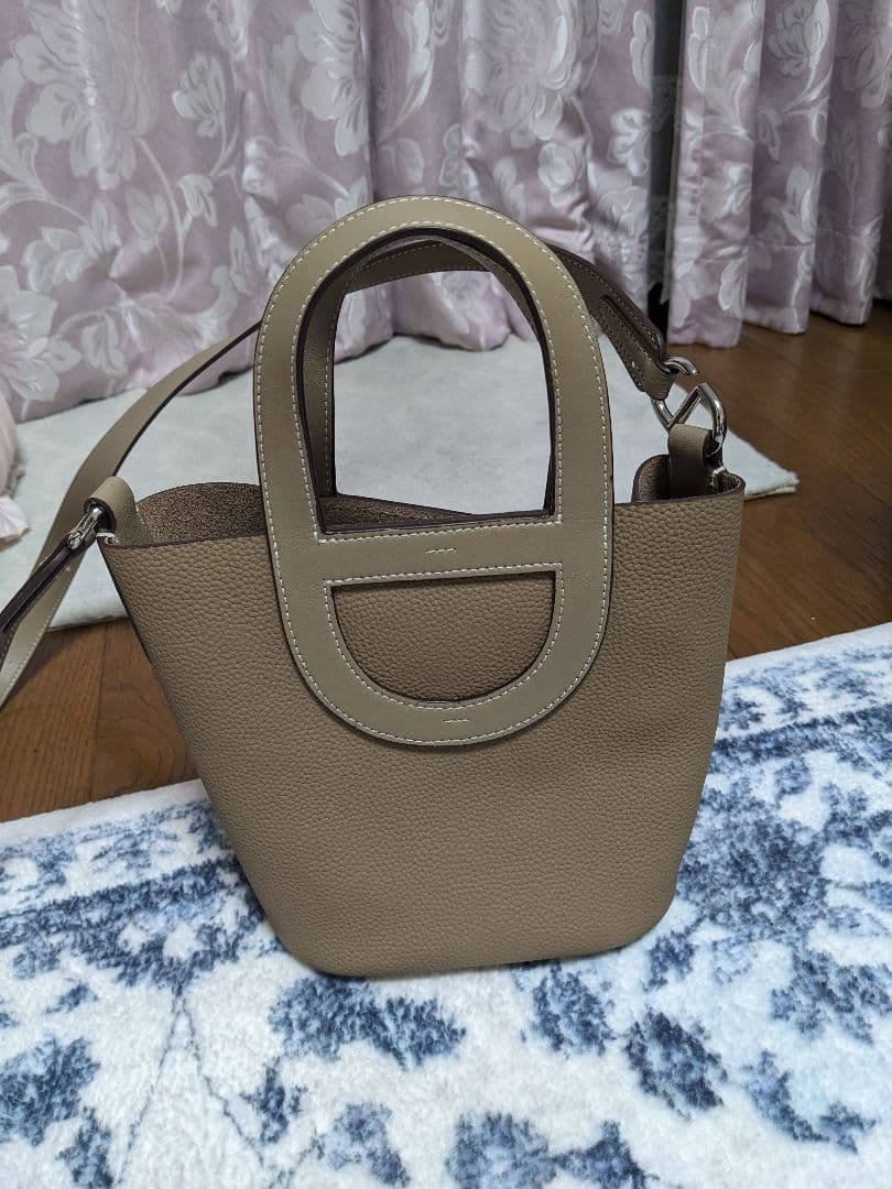 本革/ショルダーバック