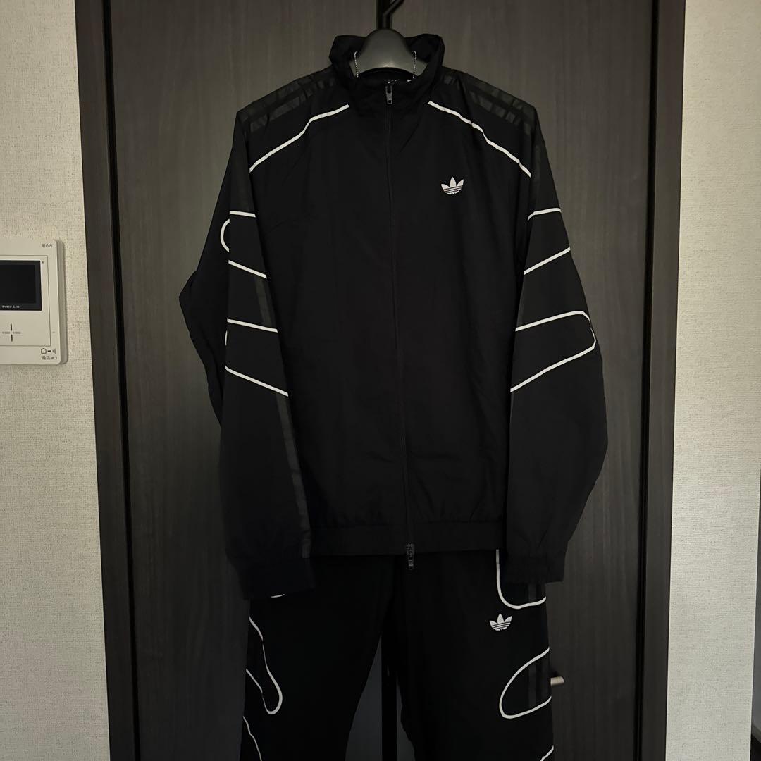 adidas ブラックジャージ上下セット