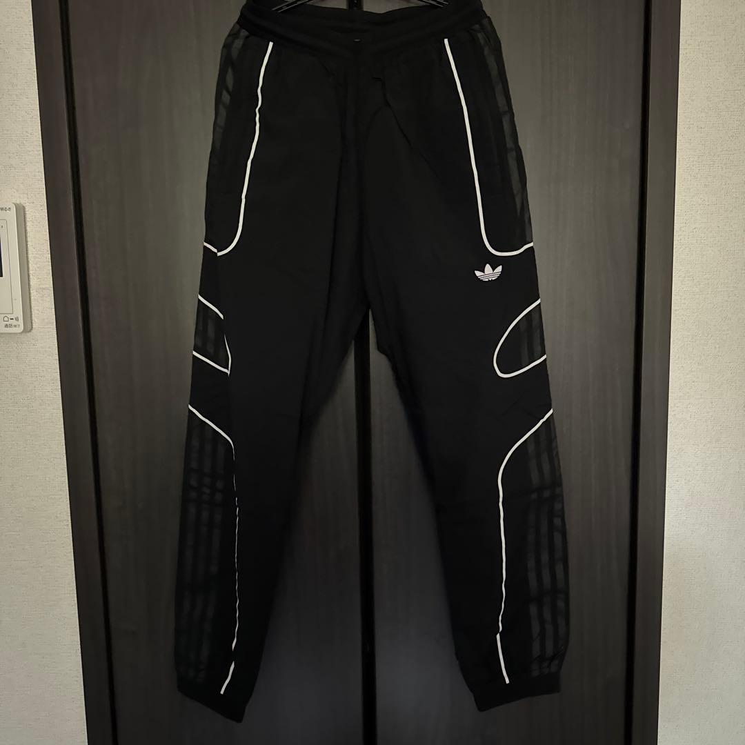 adidas ブラックジャージ上下セット