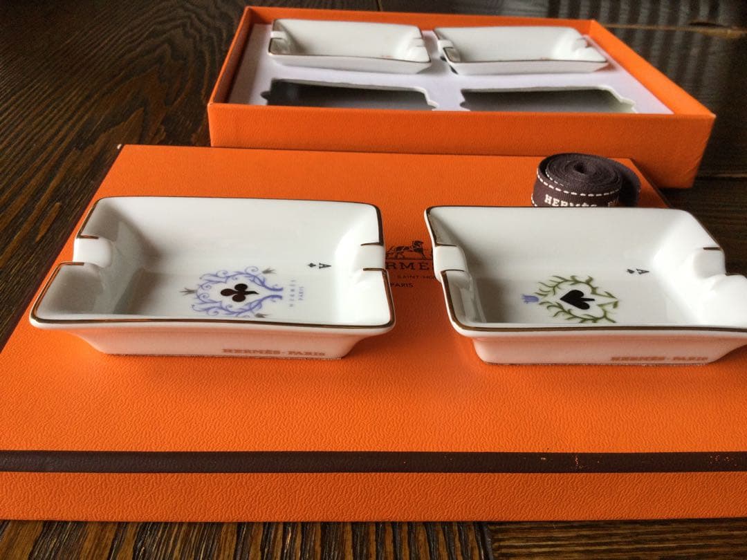 HERMES エルメス　トランプ柄角小皿４枚組　箱リボン付き　新品未使用