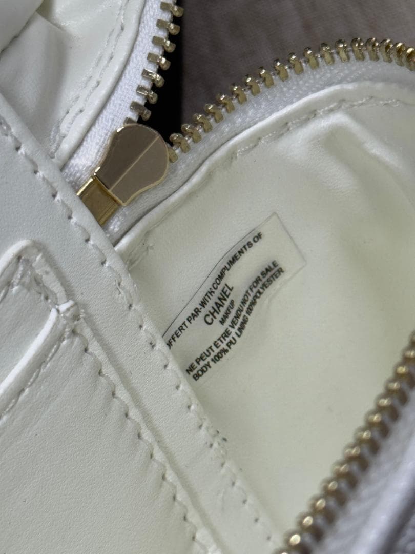 VIP ♡VVIP会員様限定のホワイトショルダーバッグdojo