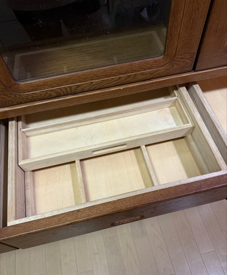 府中家具 食器棚 食器収納 引き戸 ガラス扉 楢材 無垢 木製 キッチン収納