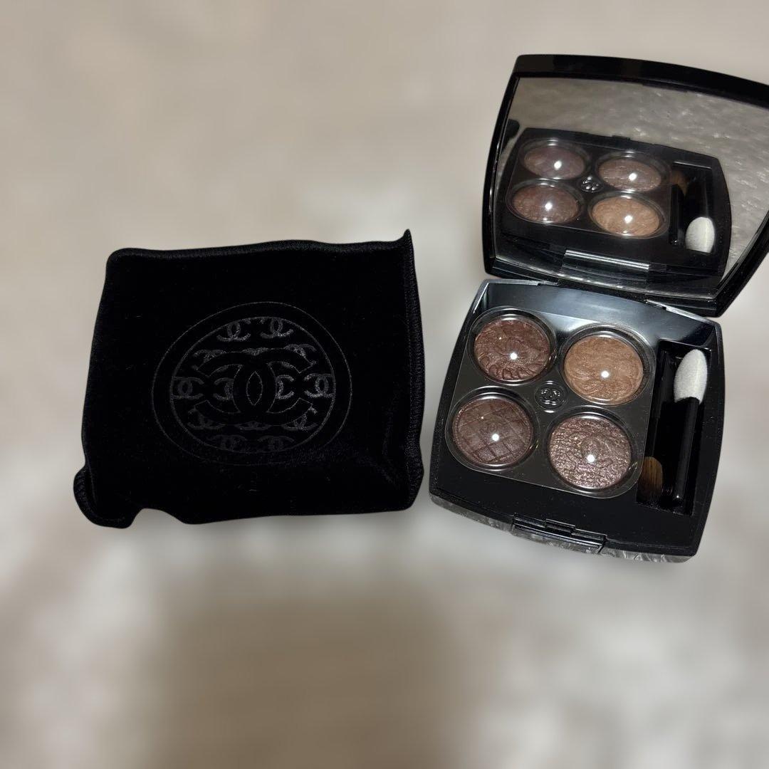 シャネル　限定　レ　キャトル　オンブル