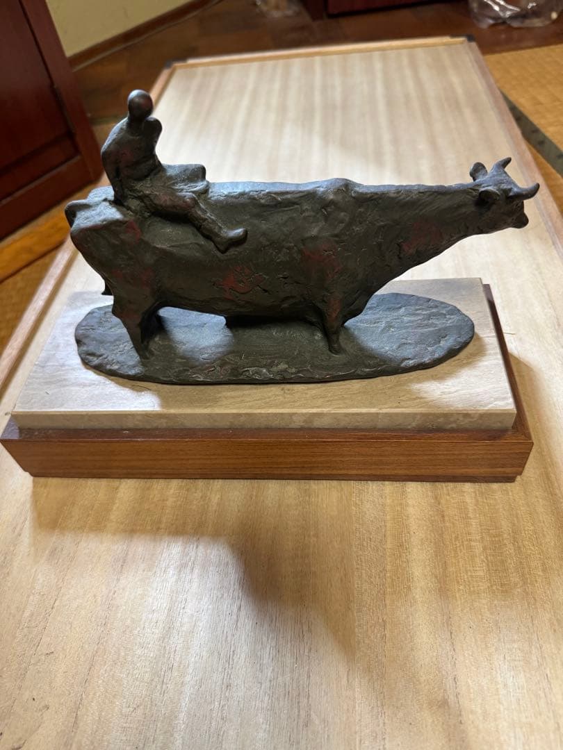 彫刻 大理石台座付き　日本の彫刻家　古賀忠雄　草原の朝