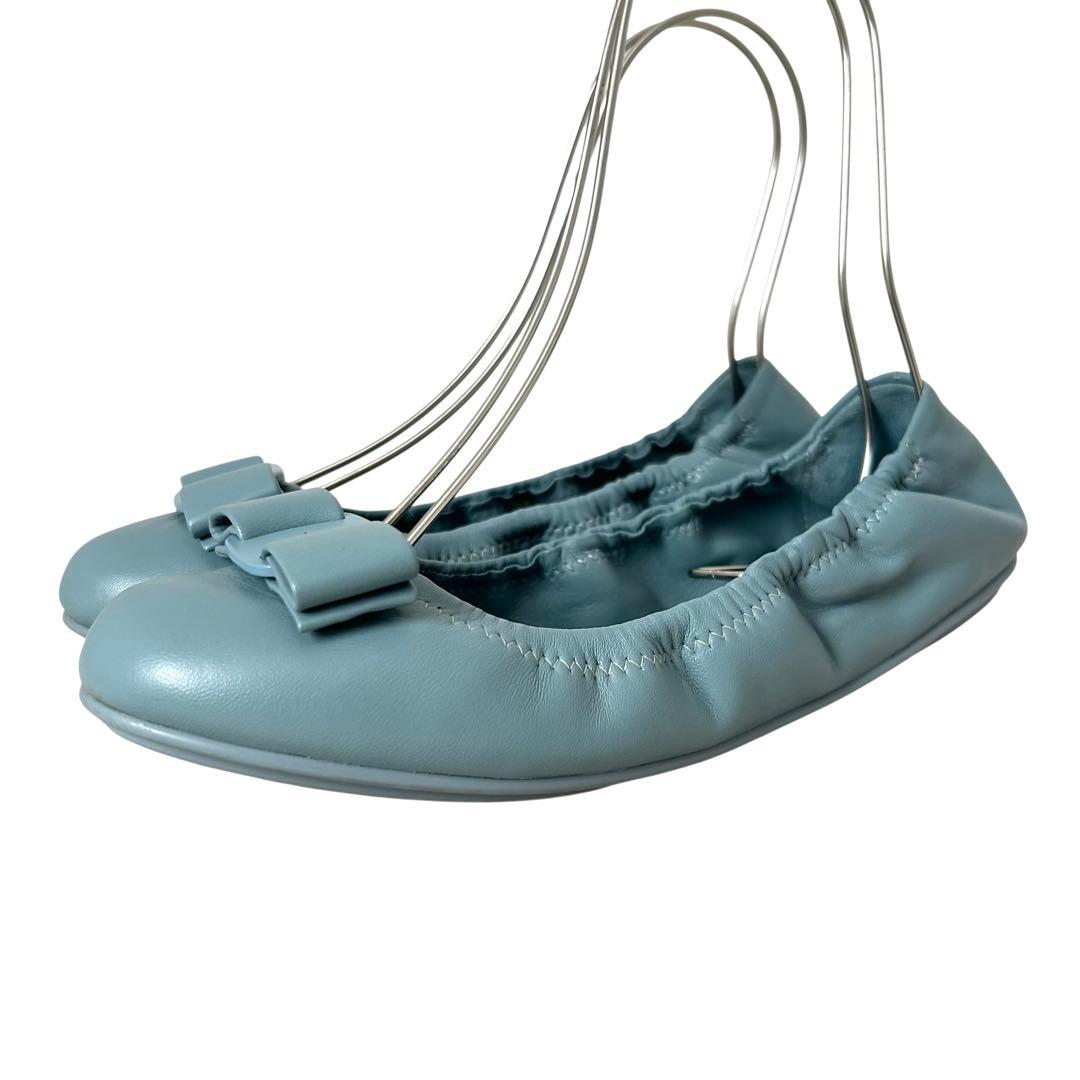 美品 サルヴァトーレ フェラガモ フラットシューズ ヴァラリボン 24cm