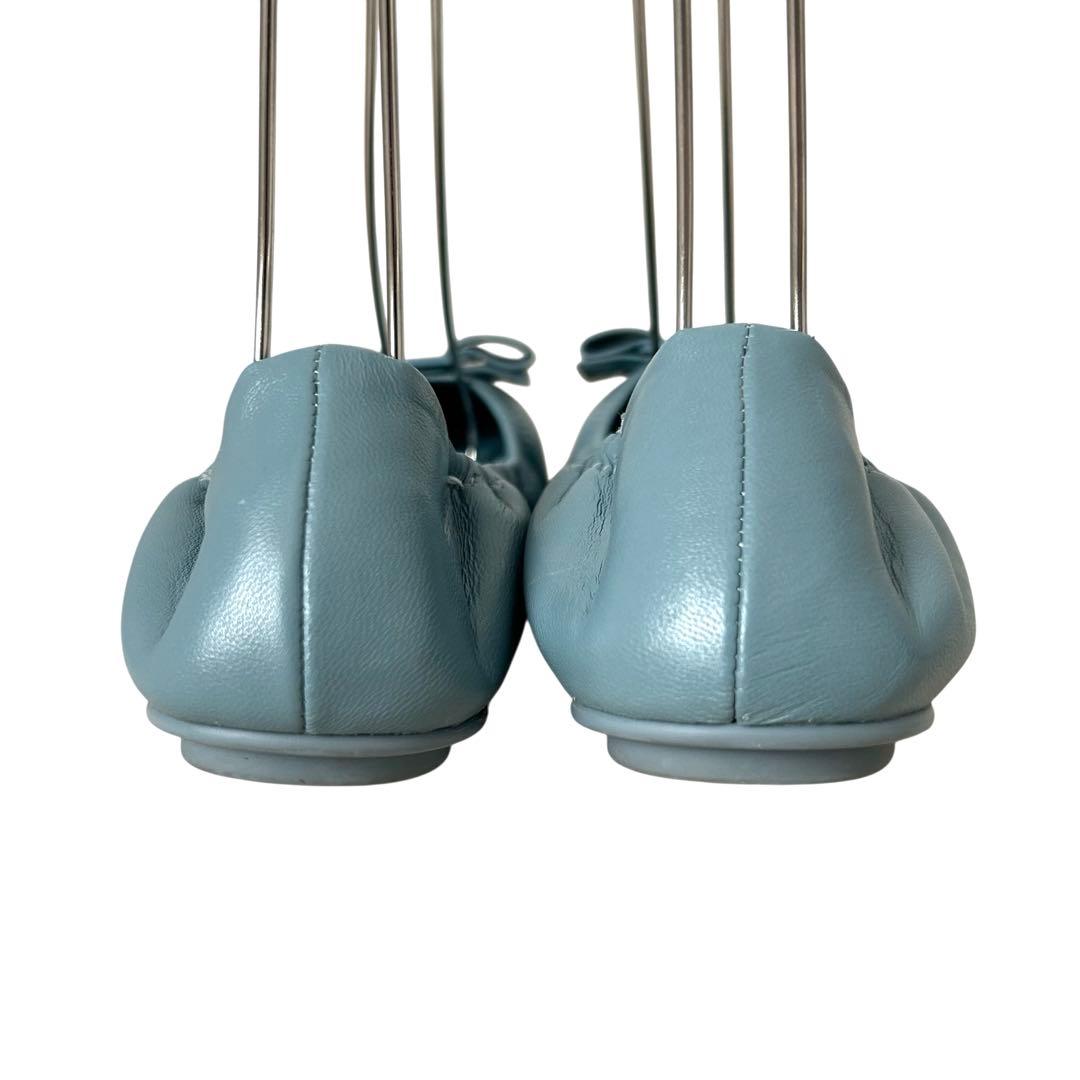 美品 サルヴァトーレ フェラガモ フラットシューズ ヴァラリボン 24cm