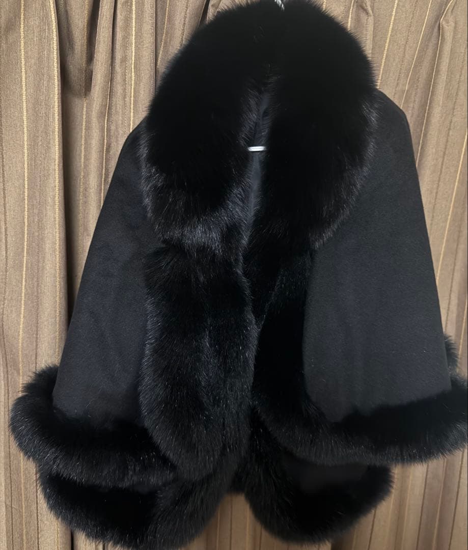 新品同様sagafursサガファー フォックス　ファー　ウールカシミヤ　ポンチョ
