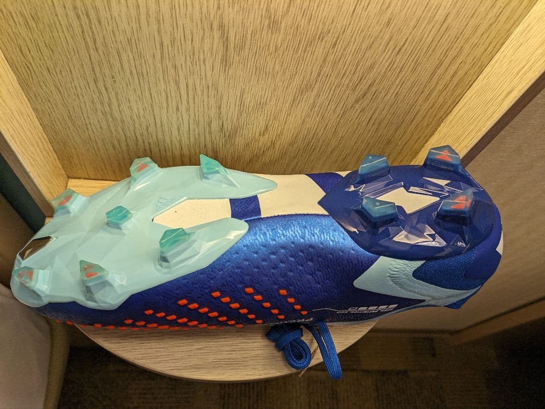 新品　プレデターアキュラシー.1 26.5 fg　ローカット