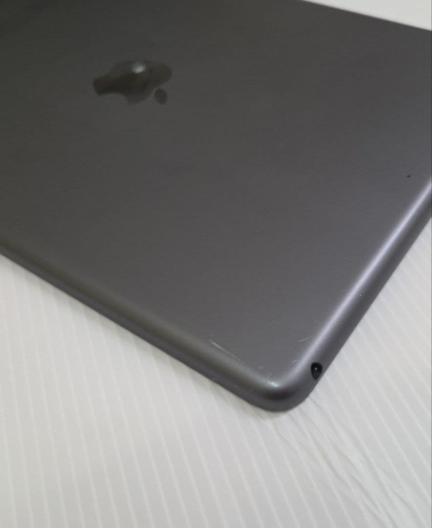 Apple iPad 第8世代10.2インチ スペースグレー