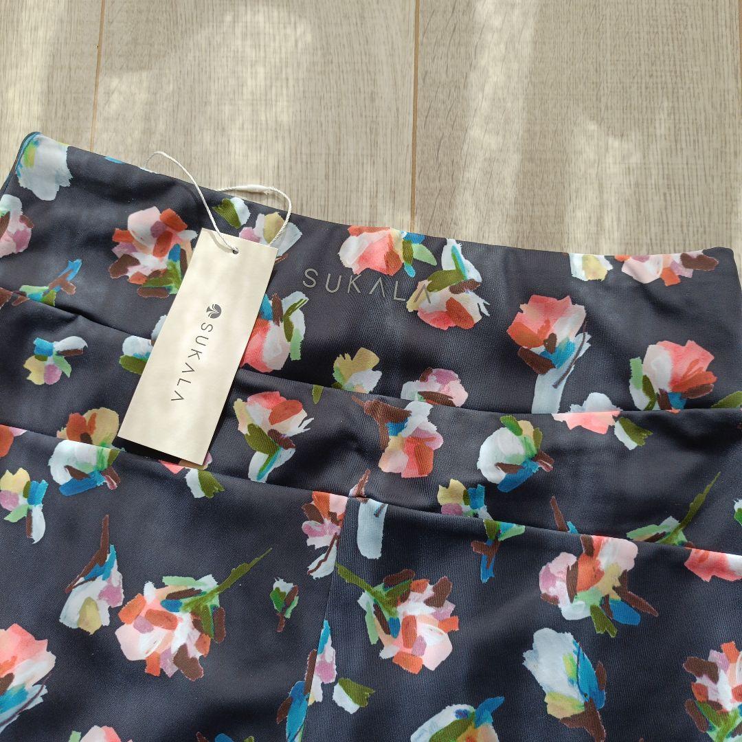 新品12800円★スカーラ 黒 ローズプリント ジョガーパンツ SUKALA M