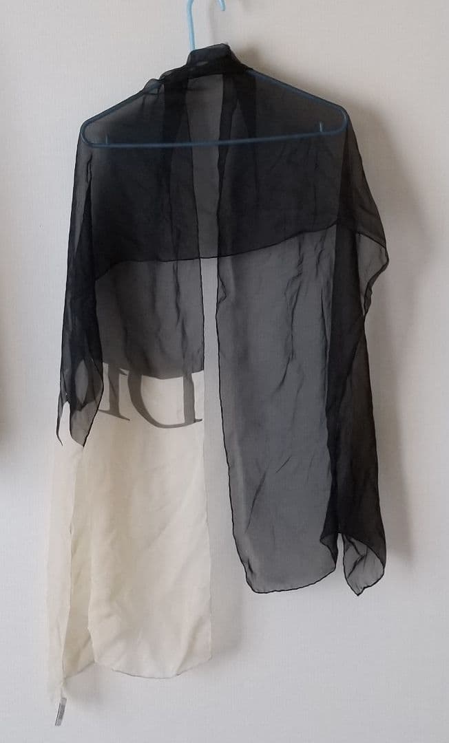 Dior　絹100%シフォンストール　黒＆ベージュ　イタリア製　タグ有り　未使用