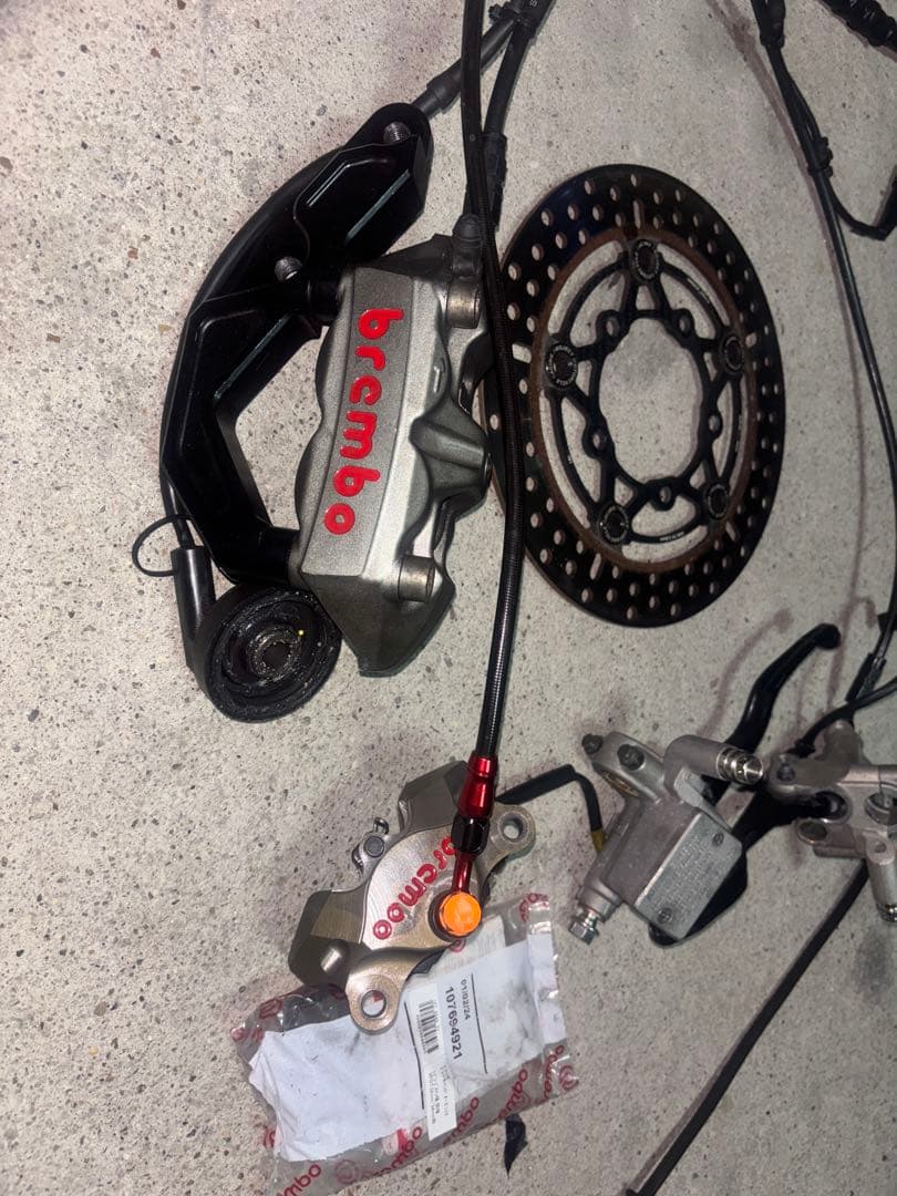 シグナスx4型/5型 ブレーキセット　brembo