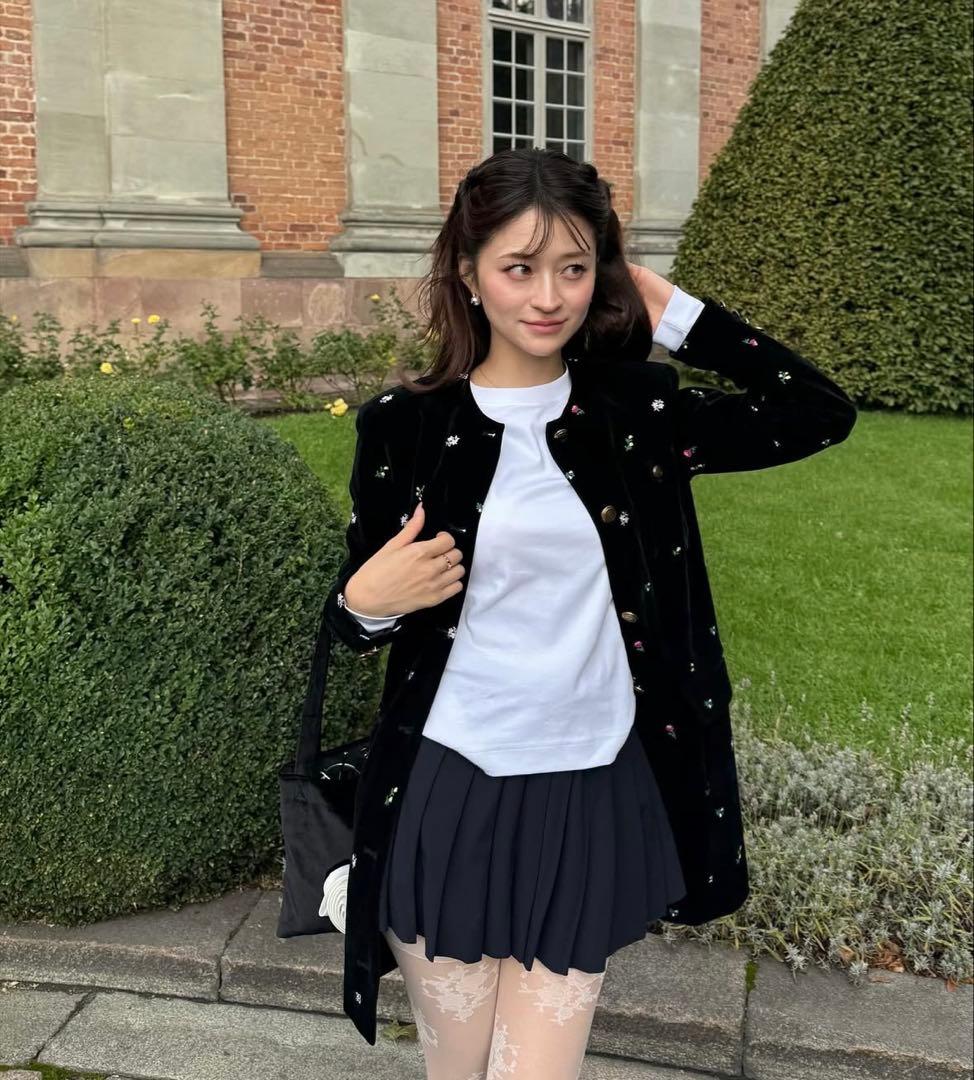 Bibiy 刺繍付き黒ジャケット