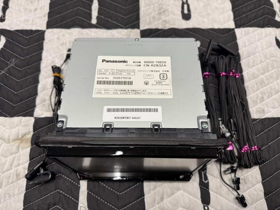 Panasonic CN-RZ83 カーナビ 8インチ
