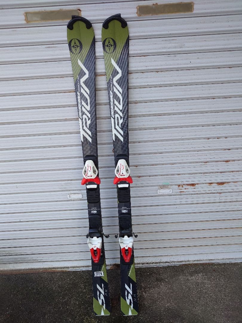 OGASAKAオガサカ TRIUNトライアン　スキー　板　SL 145cm