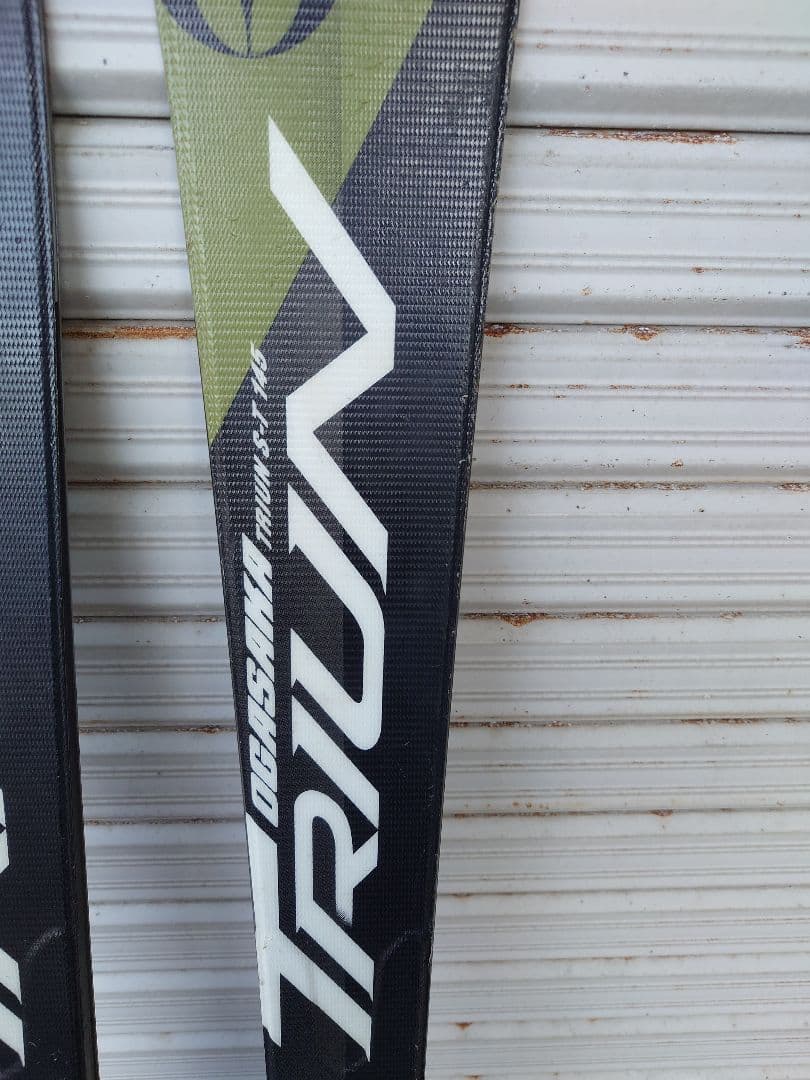 OGASAKAオガサカ TRIUNトライアン　スキー　板　SL 145cm