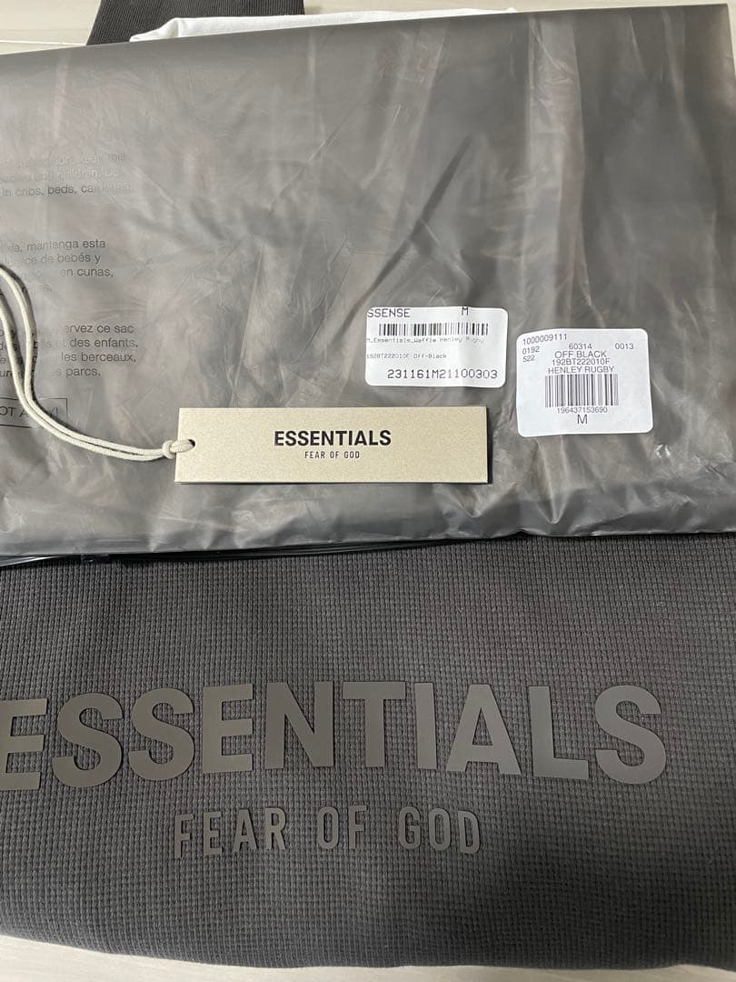 ESSENTIALS FEAR OF GOD エッセンシャルズ×フェアオブゴッド