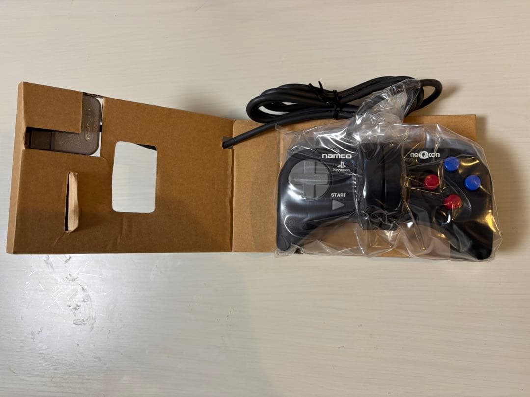 ナムコ ブラックネジコン PlayStation コントローラ（R4のオマケ付）