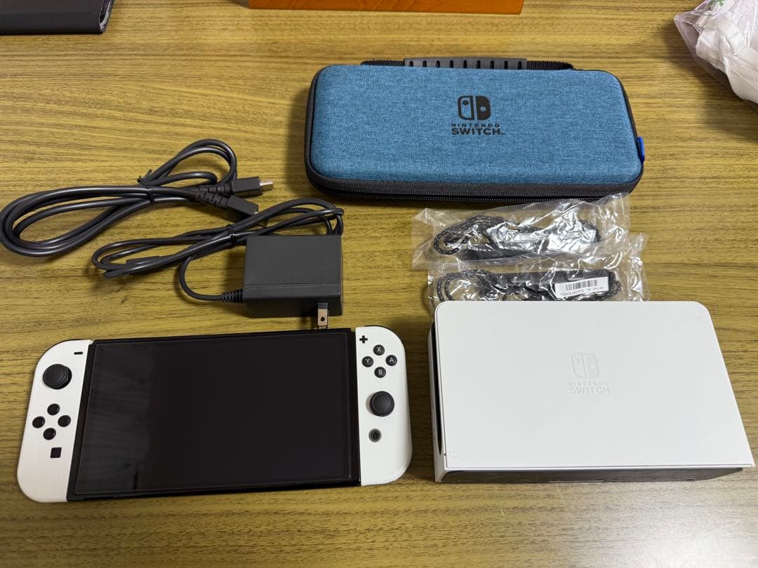 Nintendo Switch有機EL本体ホワイト ※ジョイコングリップ無し