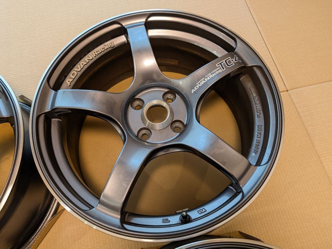 【〜9/19特典付】極美品ADVAN TC-4 17インチ4穴PCD98アバルト