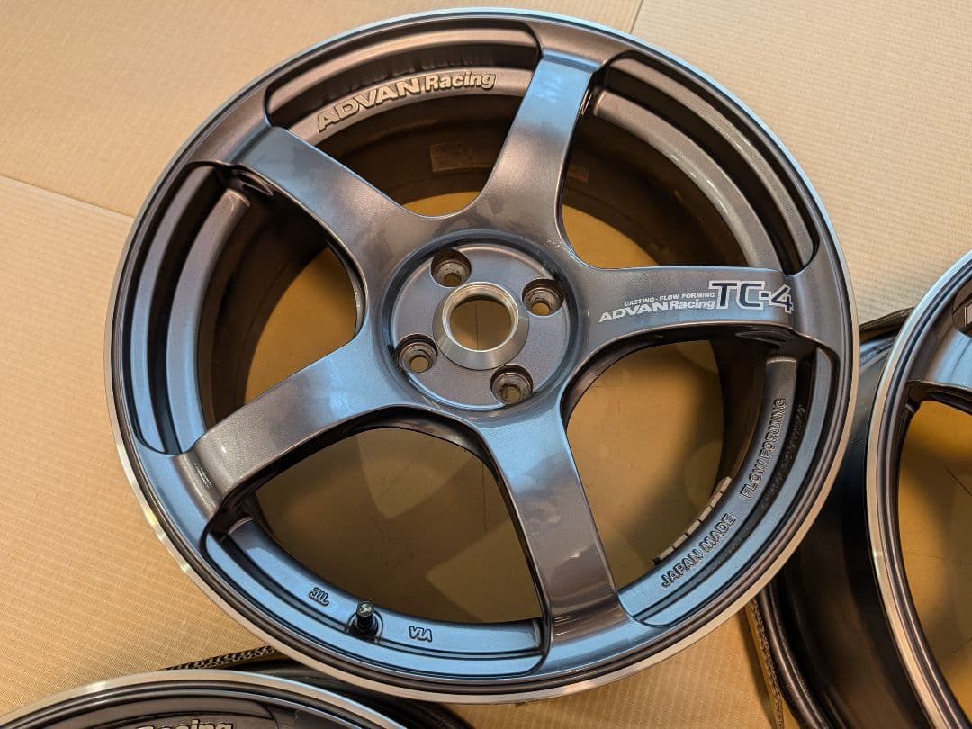 【〜9/19特典付】極美品ADVAN TC-4 17インチ4穴PCD98アバルト