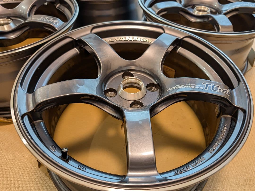 【〜9/19特典付】極美品ADVAN TC-4 17インチ4穴PCD98アバルト