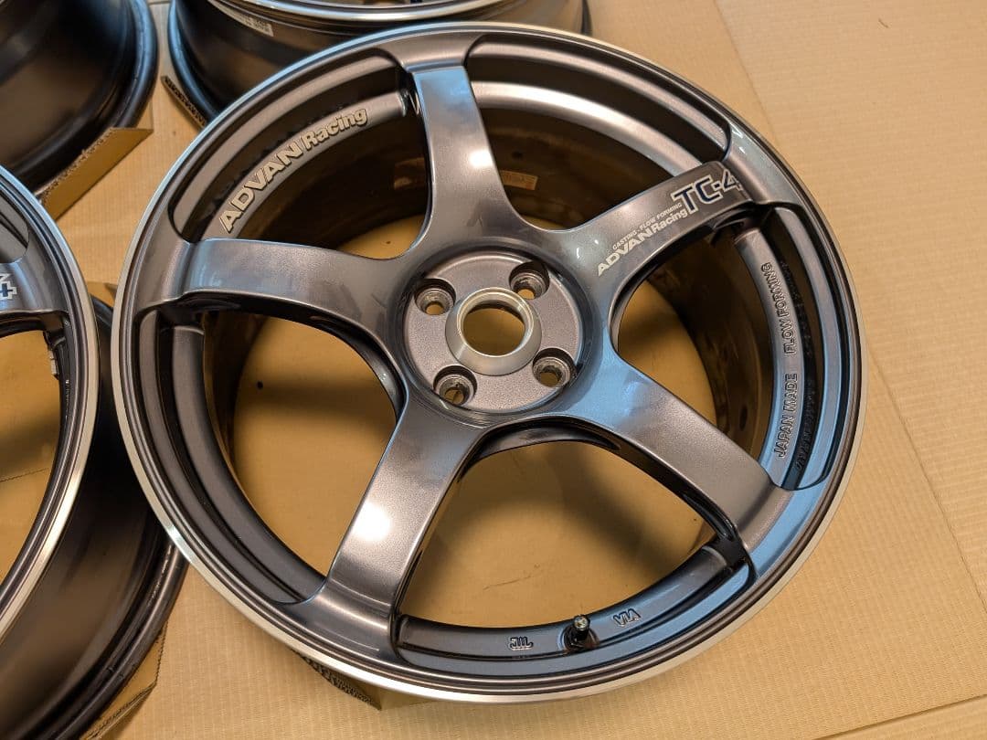 【〜9/19特典付】極美品ADVAN TC-4 17インチ4穴PCD98アバルト