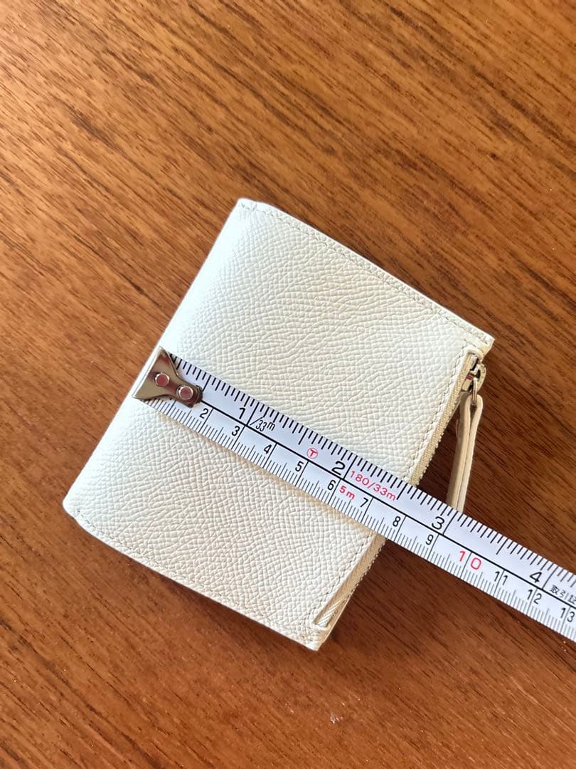 マルジェラ二つ折り財布off-white 未使用品