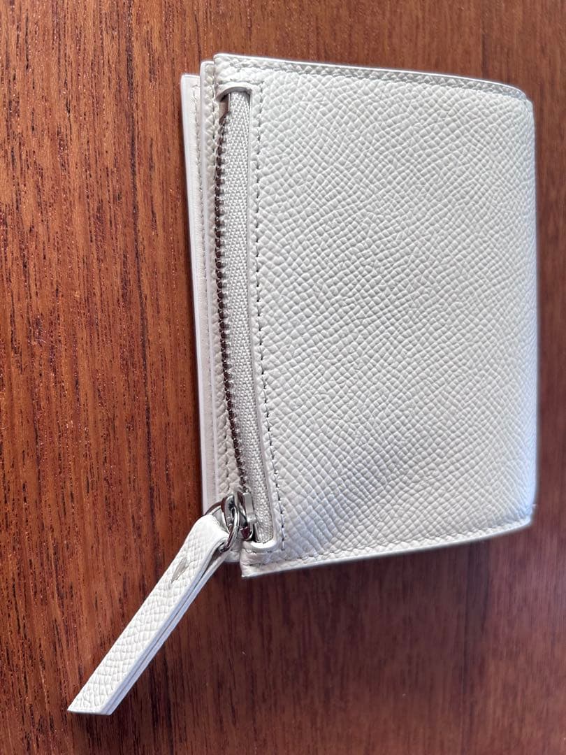 マルジェラ二つ折り財布off-white 未使用品