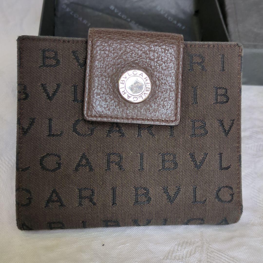 ブルガリ、ロゴマニア二つ折財布 未使用新品