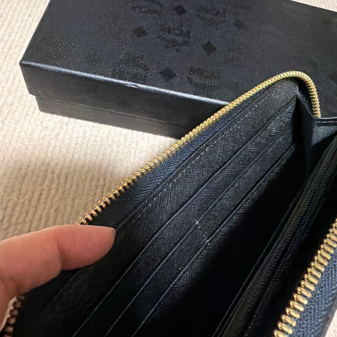 MCM エンボス加工 長財布 グレー系　美品