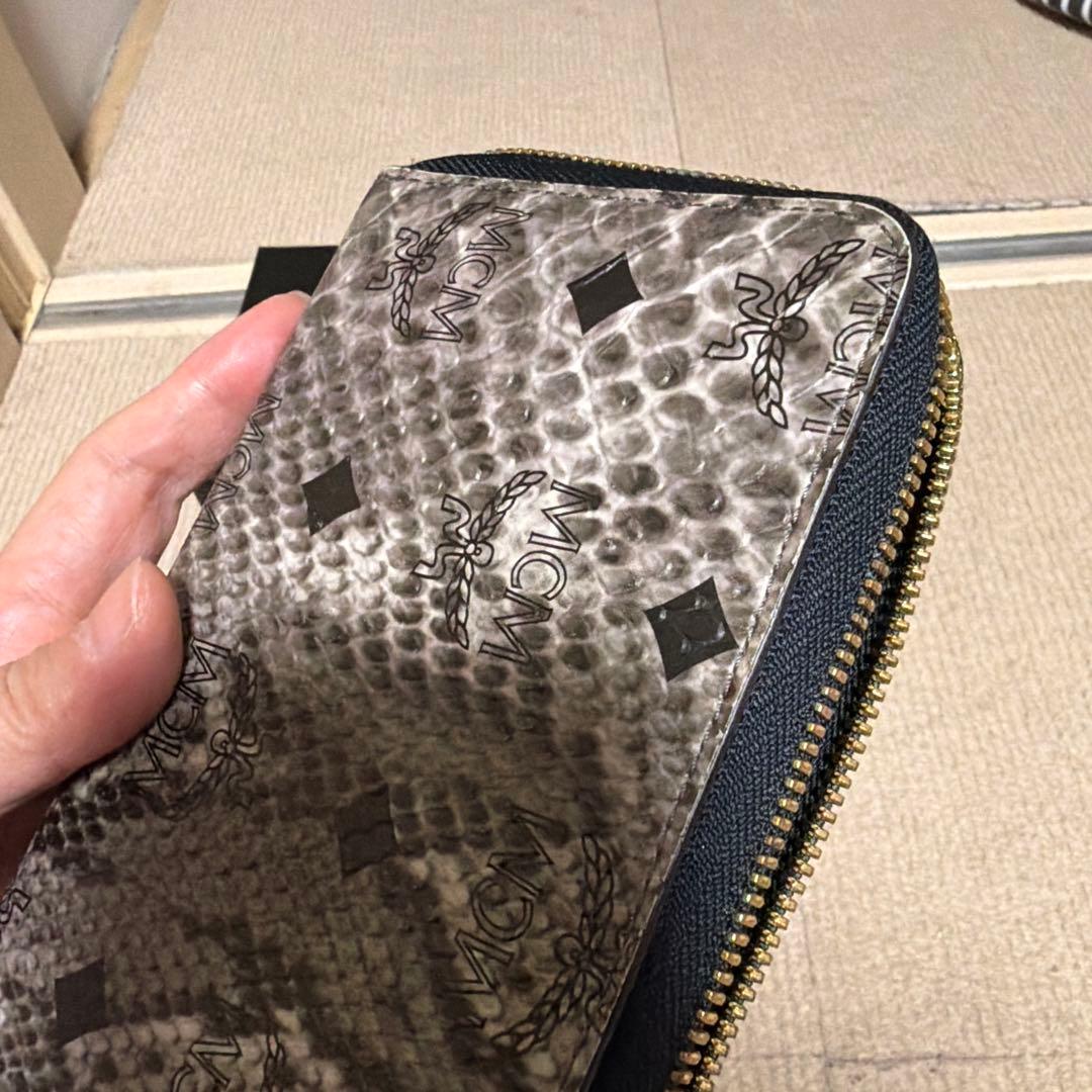 MCM エンボス加工 長財布 グレー系　美品
