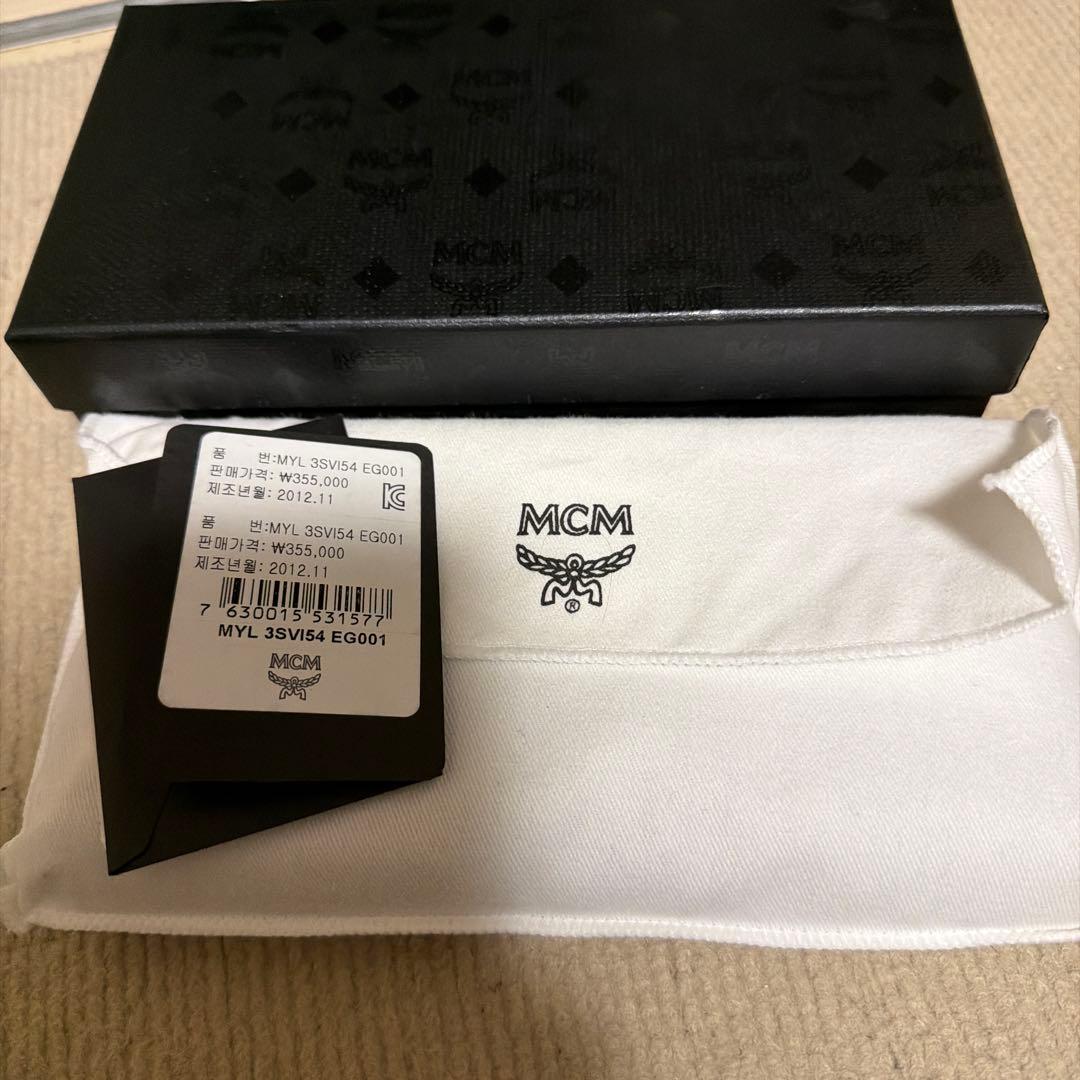 MCM エンボス加工 長財布 グレー系　美品