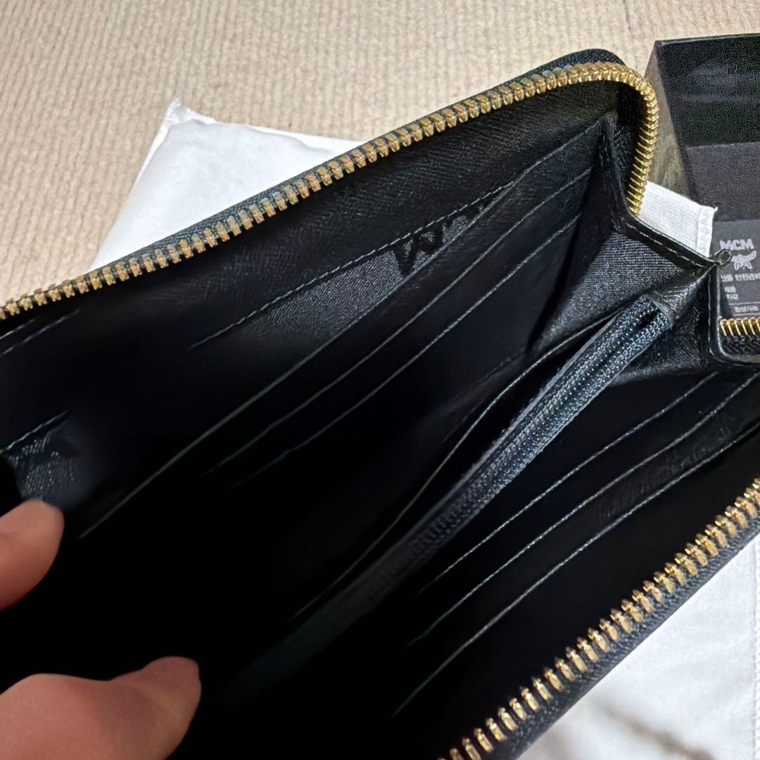 MCM エンボス加工 長財布 グレー系　美品