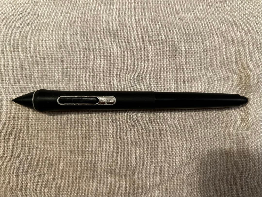 Wacom Cintiq Pro DTH1320液晶ペンタブレット　液タブ