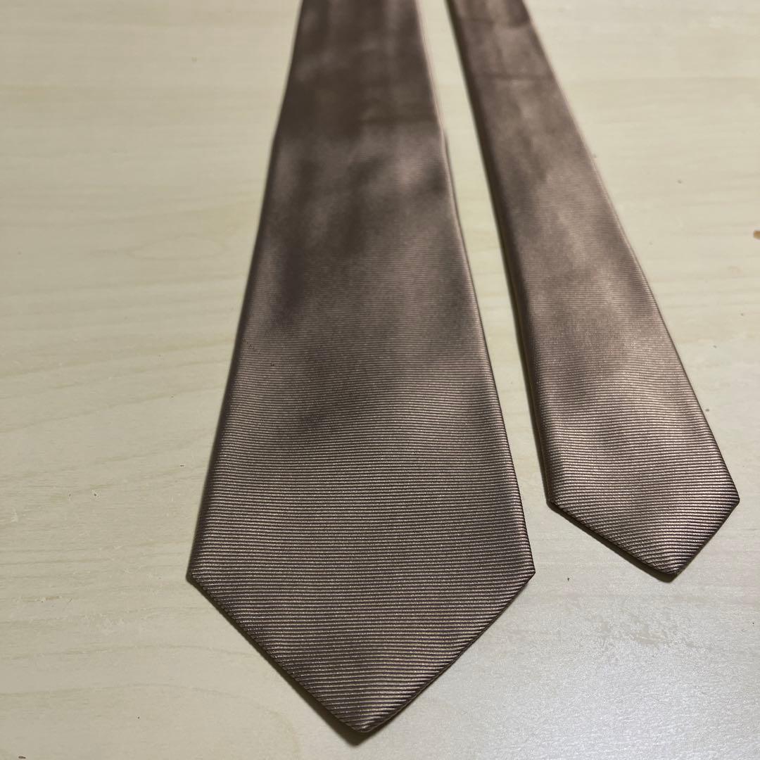 ピーちゃん様【美品】KITON サテンシルク　セッテピエゲ　ソリッド　ネクタイ