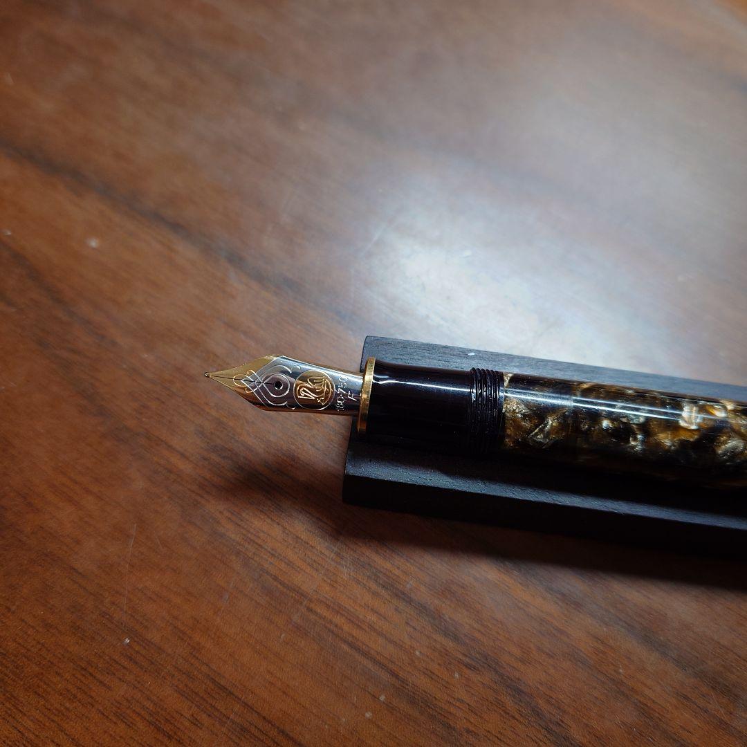 2017年　ペリカン　スーベレーン　m800 ルネッサンスブラウン　Fニブ