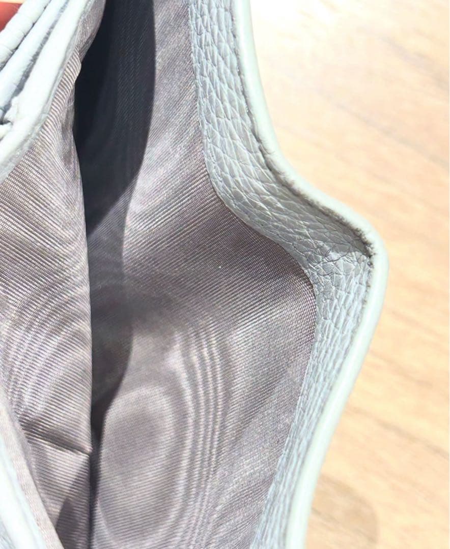 美品正規品 miumiu ヴィッテロダイノレザー 折り財布