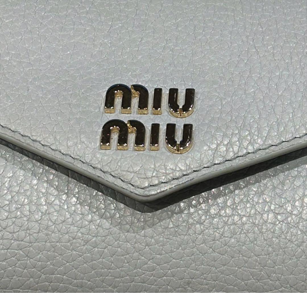 美品正規品 miumiu ヴィッテロダイノレザー 折り財布