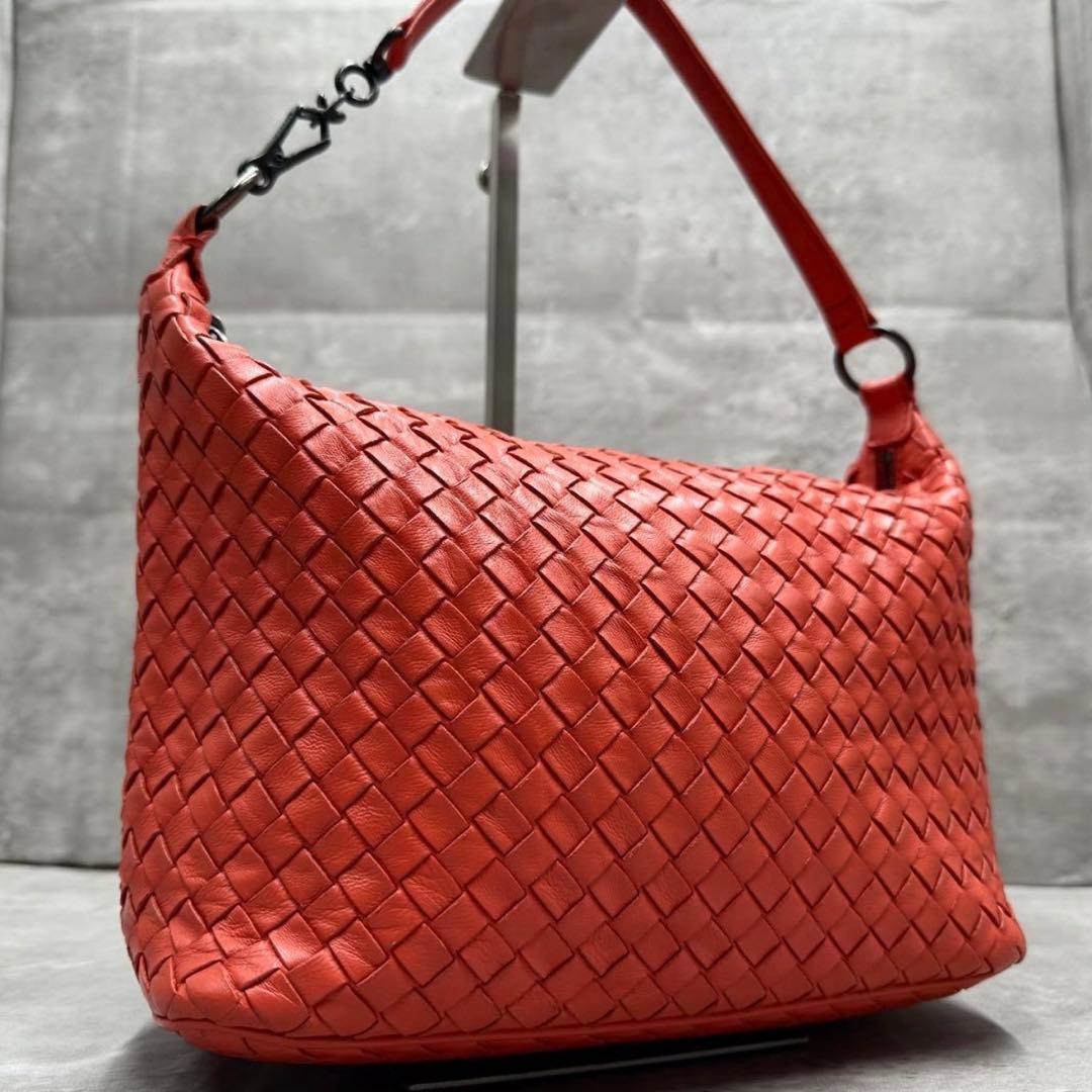 ボッテガヴェネタ イントレチャート ワンショルダーバッグ オールレザー 本革