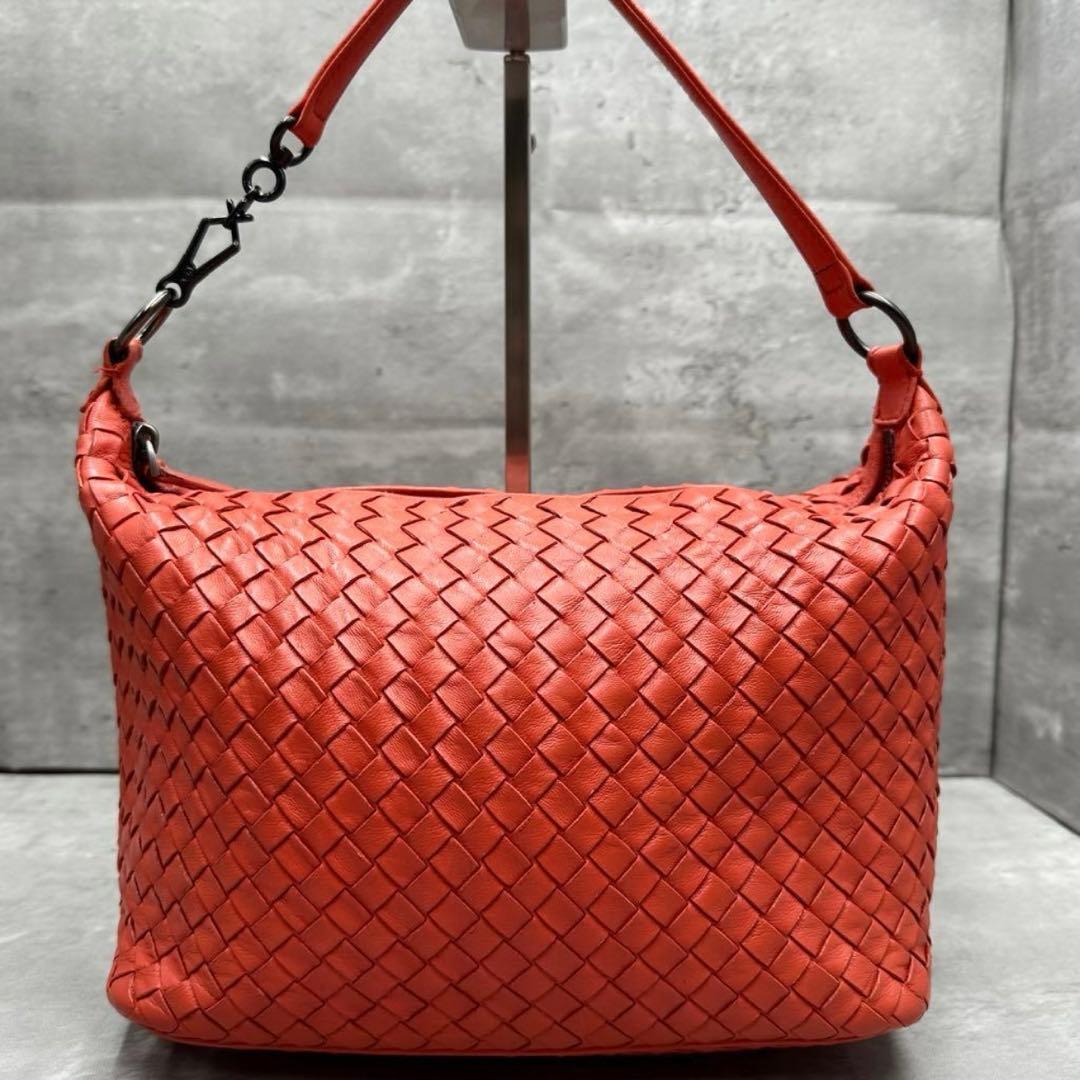 ボッテガヴェネタ イントレチャート ワンショルダーバッグ オールレザー 本革