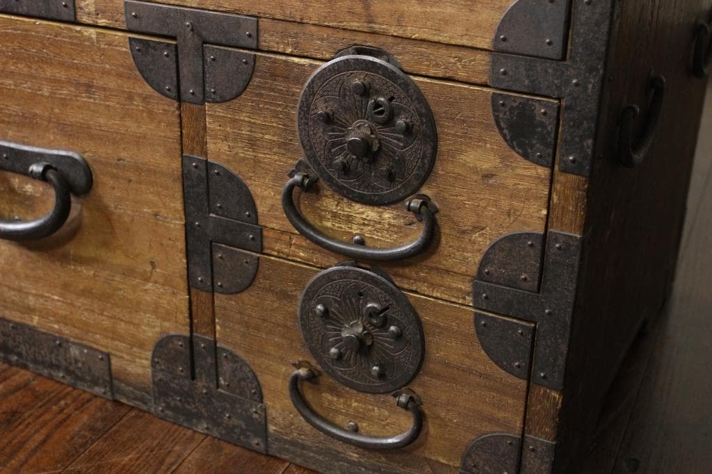 使いこまれた風合いが良い総桐時代箪笥 桜丸金具/収納/古家具/チェスト和モダン