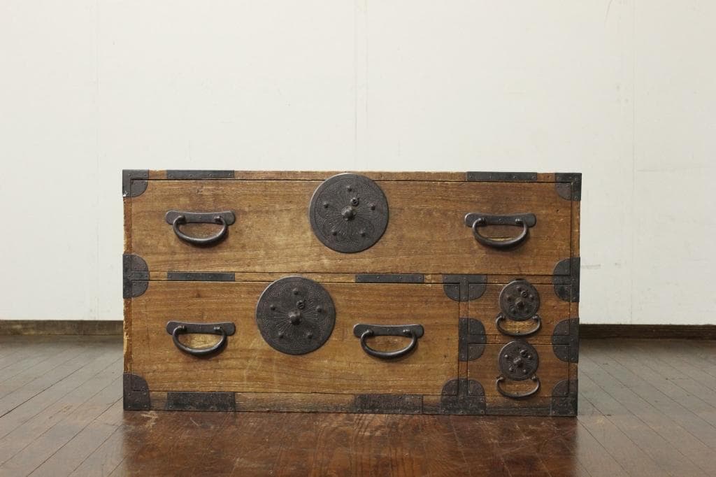 使いこまれた風合いが良い総桐時代箪笥 桜丸金具/収納/古家具/チェスト和モダン