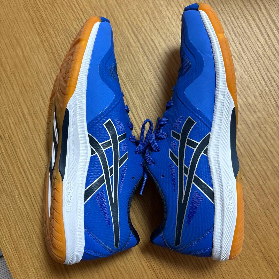 asics バレーボールシューズ 青