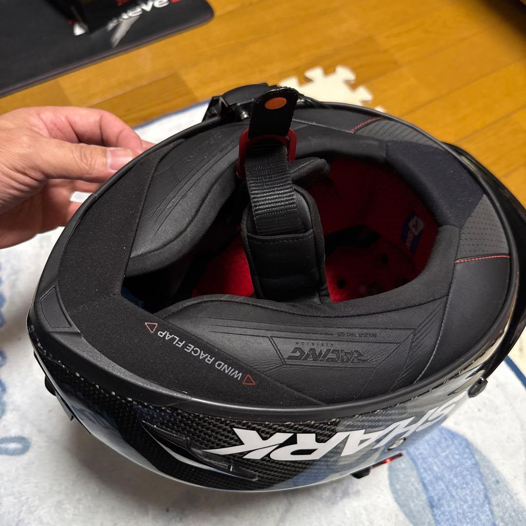 shark カーボンヘルメット