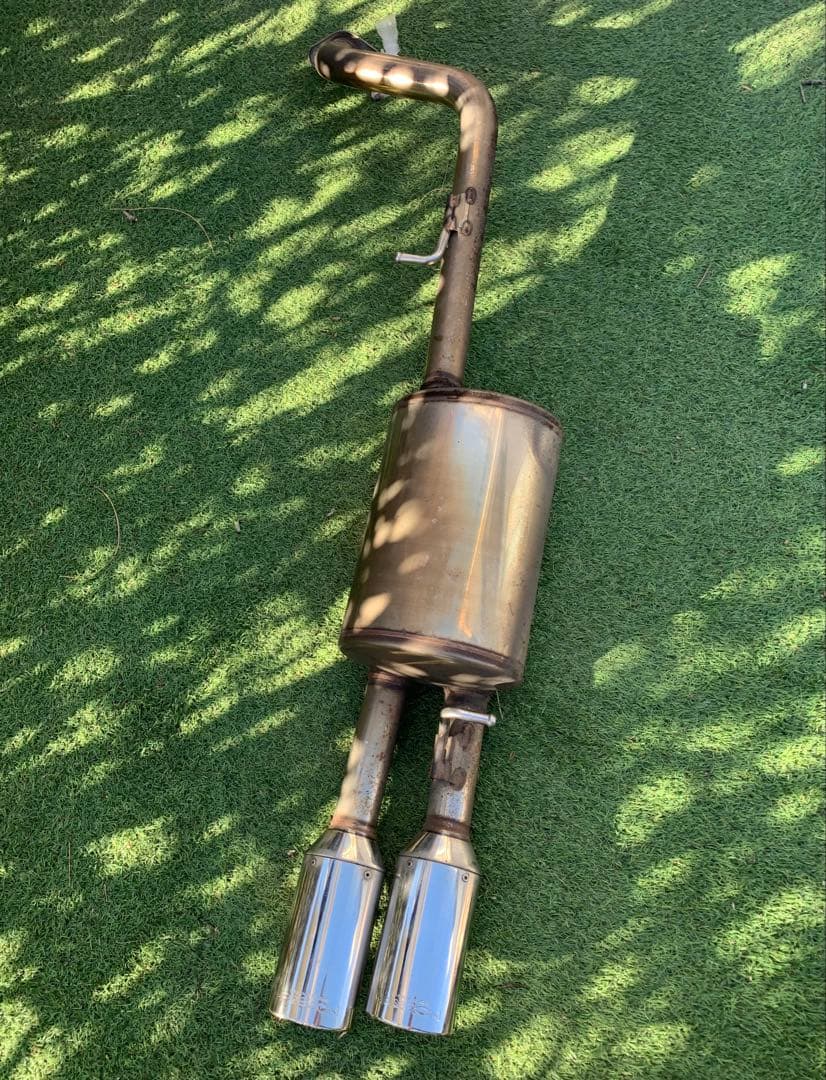 「緑のたぬき」プリウスα ガナドールマフラー