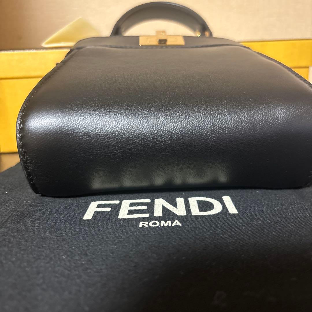 FENDIナノピーカブー