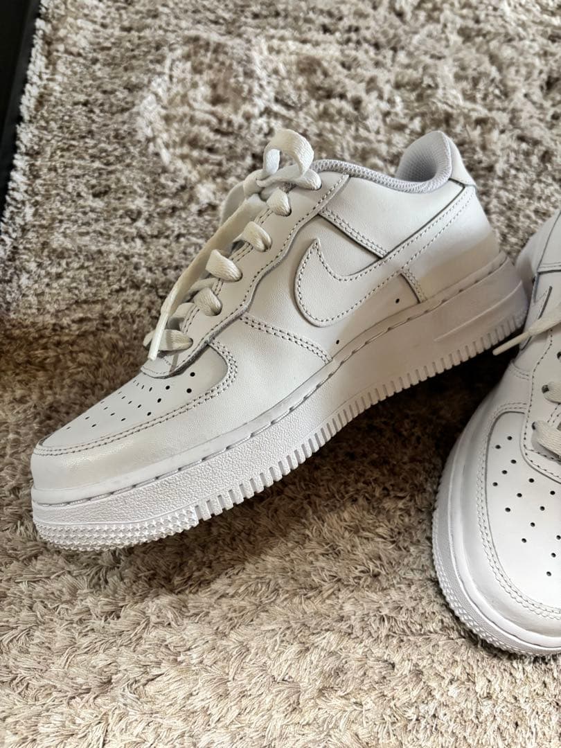 【美品】Nike Air Force 1 ホワイトスニーカー23センチ