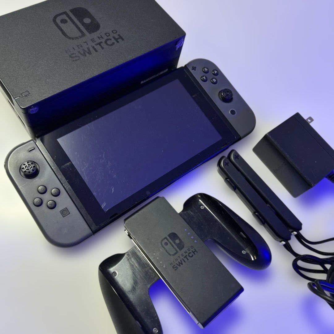 任天堂　Switch 本体