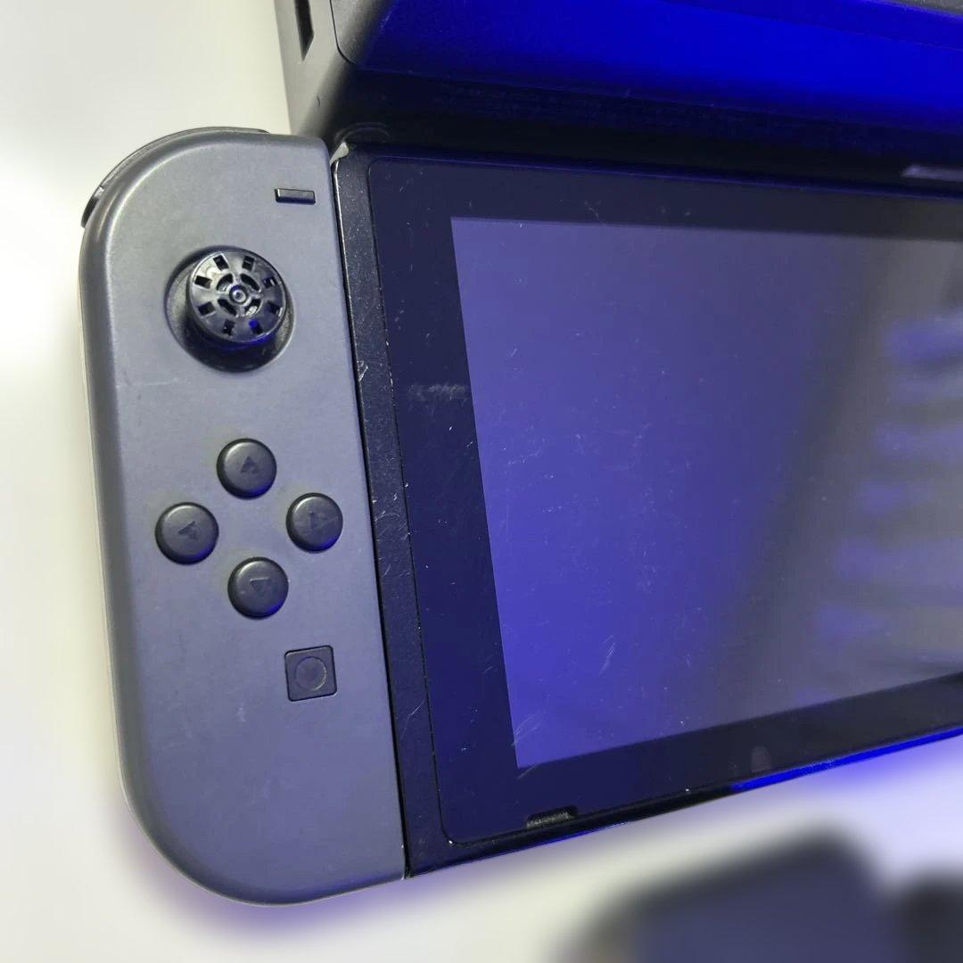 任天堂　Switch 本体